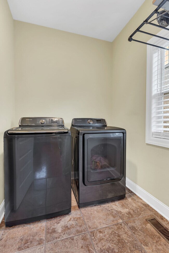 Building Photo - 1016 Red Pepper Ridge