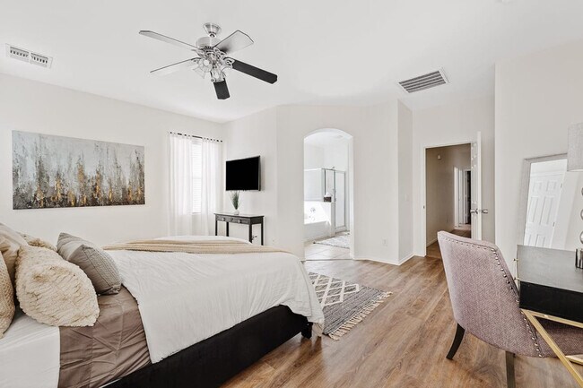 Building Photo - 2372 E Sequoia Dr