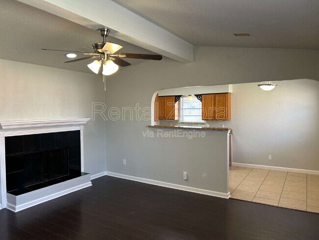 Building Photo - 2939 Longmeade Dr