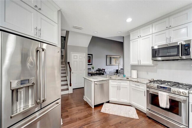 Building Photo - 8436 Miramar Way