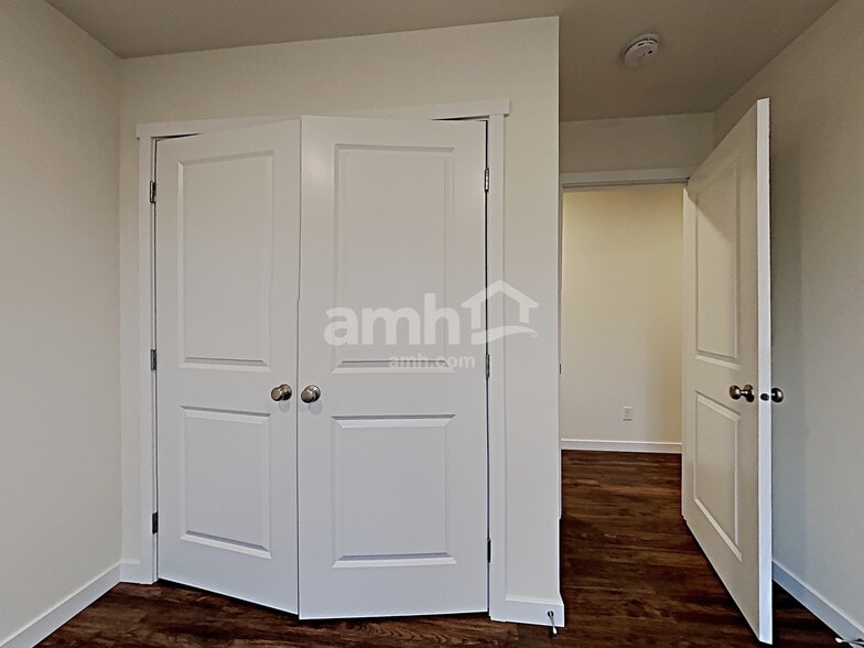 Building Photo - 23297 SE Dogwood St