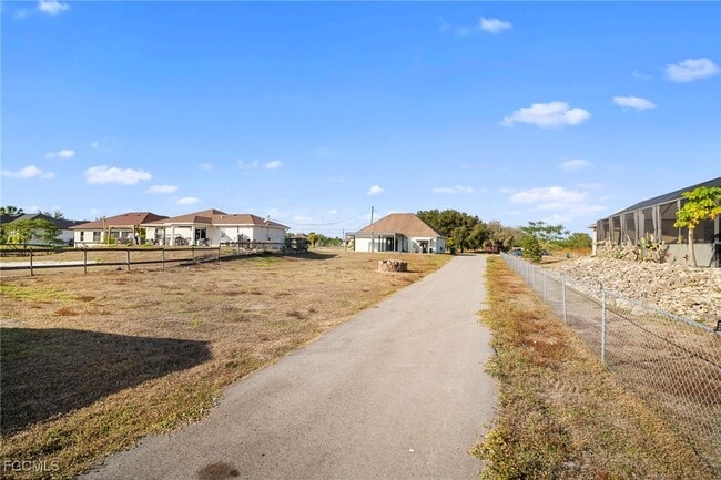 Building Photo - 4080 24th Ave NE