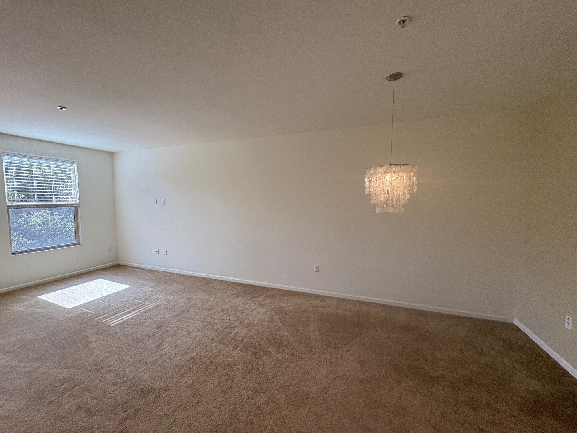 Dining Area - 128 N Oak Knoll Ave