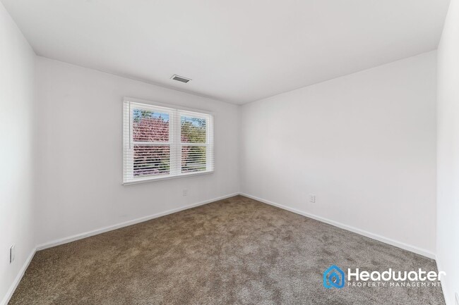 Building Photo - House for Rent in Coatesville