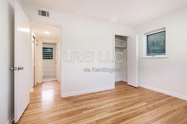 Building Photo - 4105 Stoneview Dr