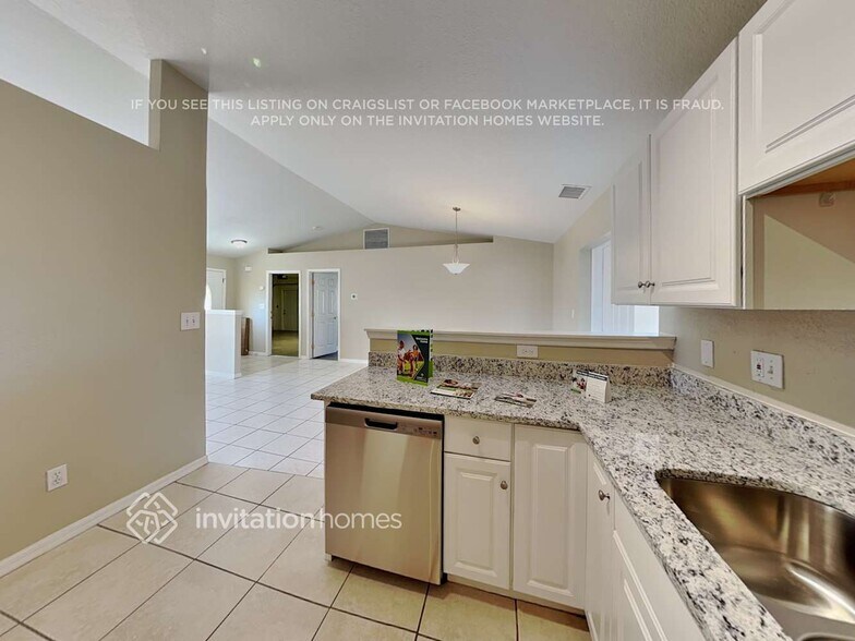 Building Photo - 2252 S Chamberlain Blvd