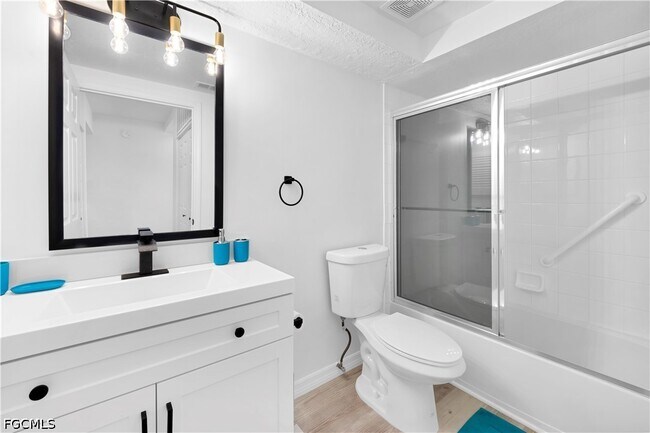 Building Photo - 6800 Satinleaf Rd S