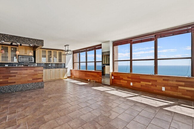 Building Photo - 655 W Irving Park Rd