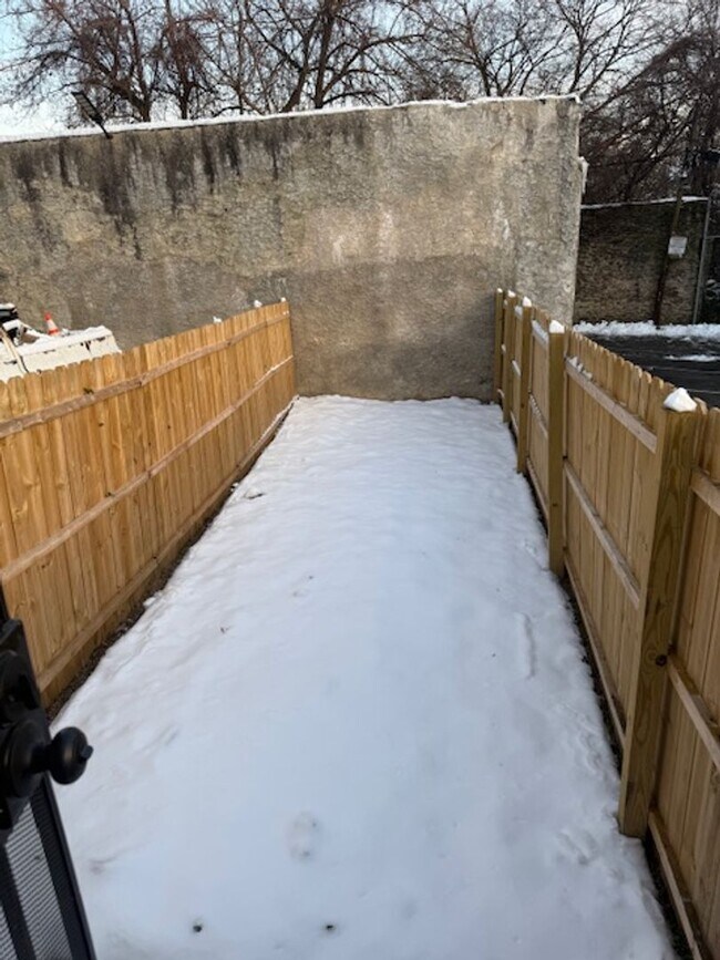 Building Photo - 2BR + Den Home with Private Backyard in Germantown