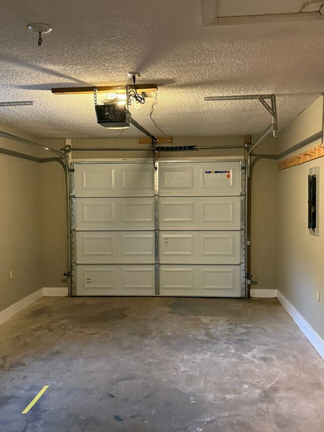 Building Photo - 304 Natchez Rd