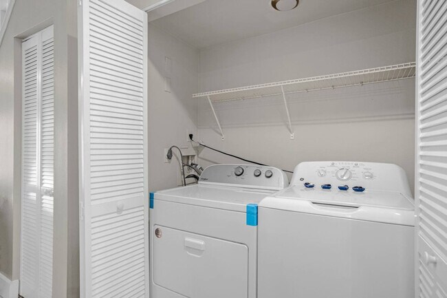 Building Photo - 13803 Heritage Club Dr