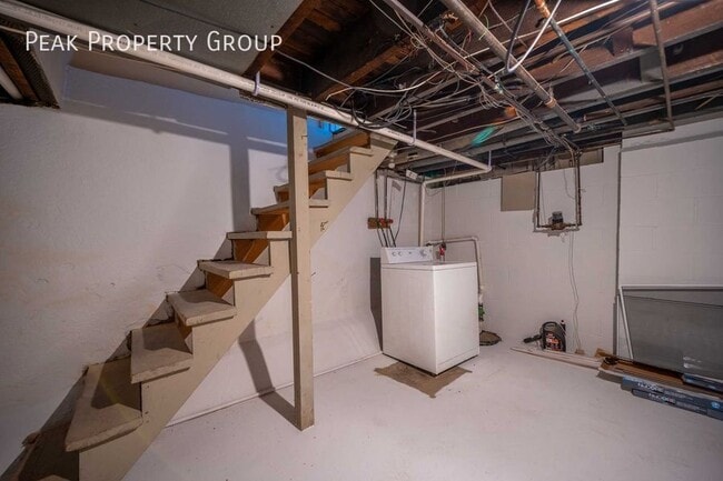 Building Photo - 510 S Lazelle St