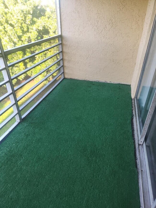 Building Photo - 613 Margate Ct