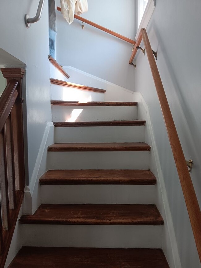 Building Photo - 2 Bedroom, 1 Bath Single Family Home on Cu...