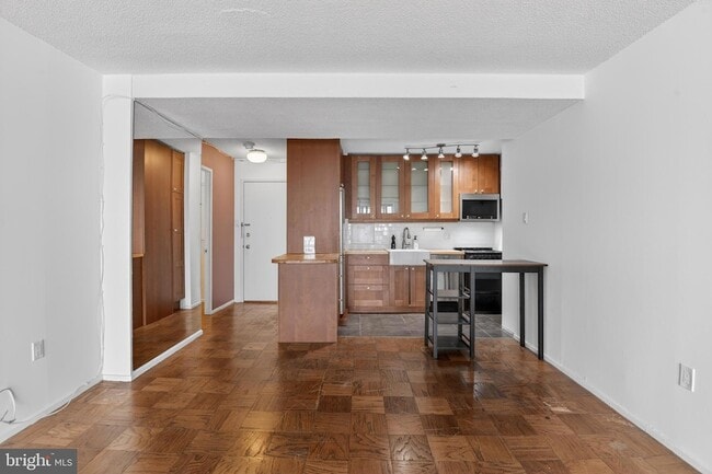 Building Photo - 1301 Delaware Ave SW