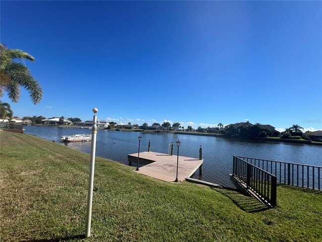 Building Photo - 12660 SW Lakeside Dr