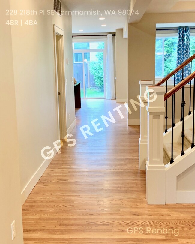 Building Photo - Available Now! Spacious 4BR Home in Pine M...