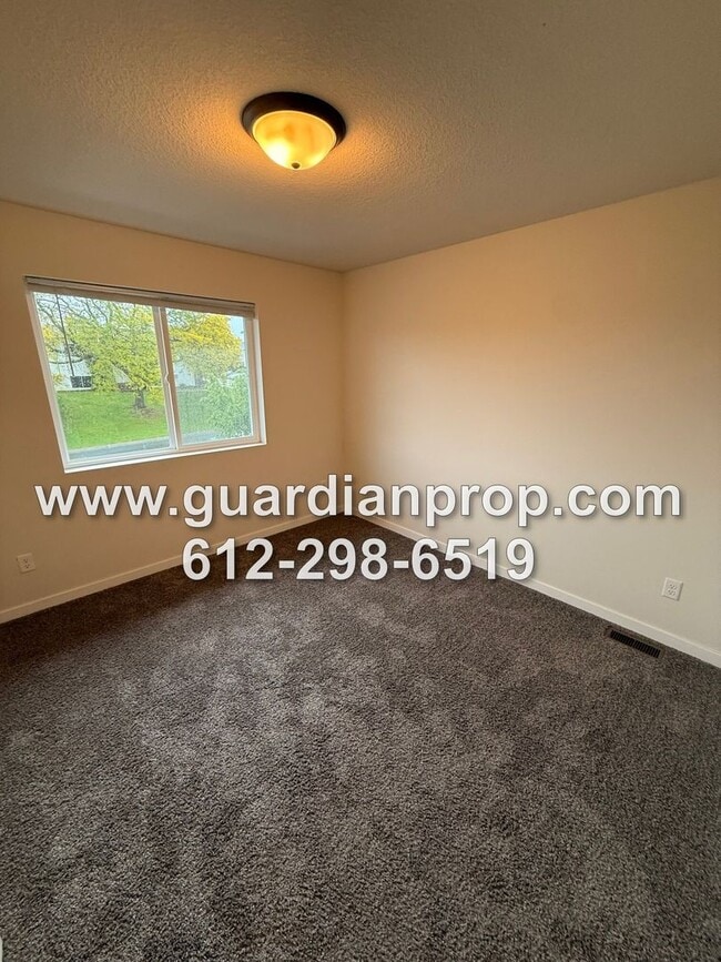 Building Photo - 2024 Built Townhouse Available Now, Open F...