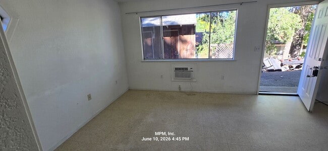 Building Photo - 525 Arleen St