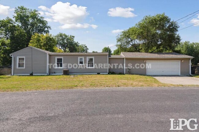 Building Photo - 6138 Whiteford Center Rd