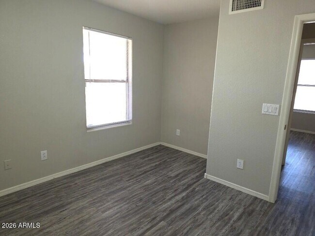 Building Photo - 12917 W Wilshire Dr