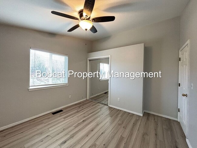 Building Photo - 2319 Blue Haven Ln