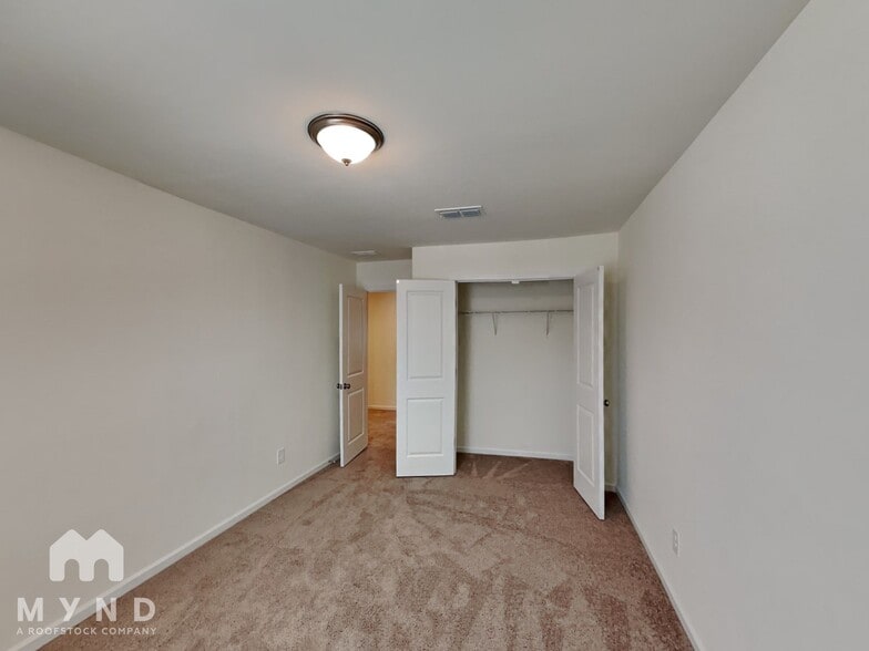 Building Photo - 5213 Maynard Hl Dr