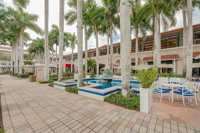 Building Photo - 4100 Salzedo St