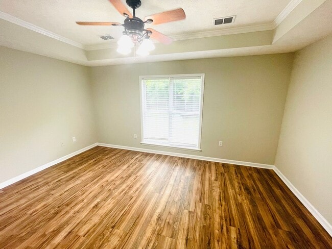 Building Photo - ** 3 Bed 2 Bath located in Millbrook ** Ca...