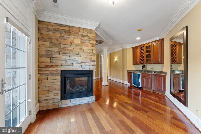 Building Photo - 10447 New Ascot Dr