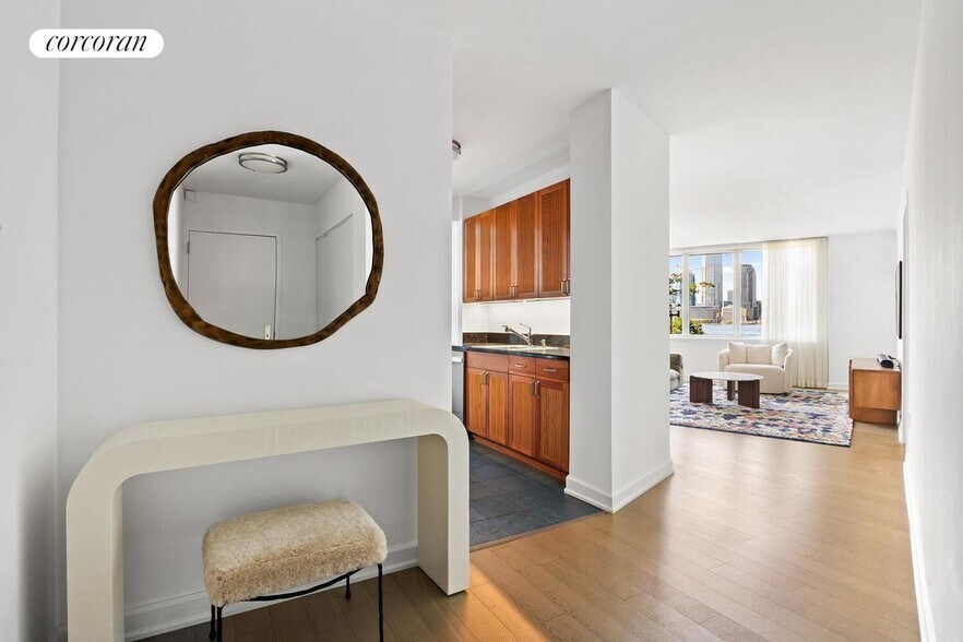 Building Photo - 20 River Ter.