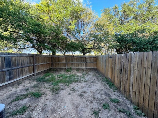 Building Photo - Townhome Near Retama Park...No Carpet.