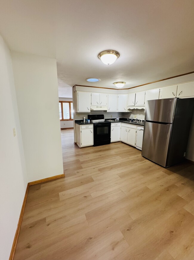 Building Photo - 4817 Eastwick Dr