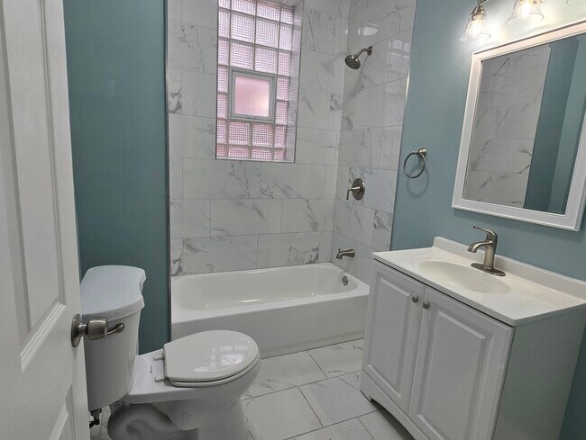 Building Photo - 1520 S Christiana Ave