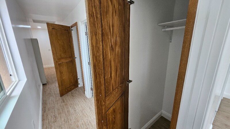 Building Photo - 711 N Sloan Ave