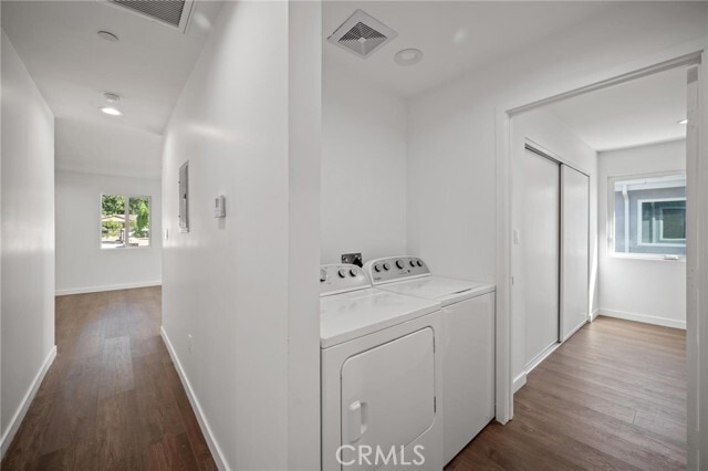 Building Photo - 7443 Balcom Ave