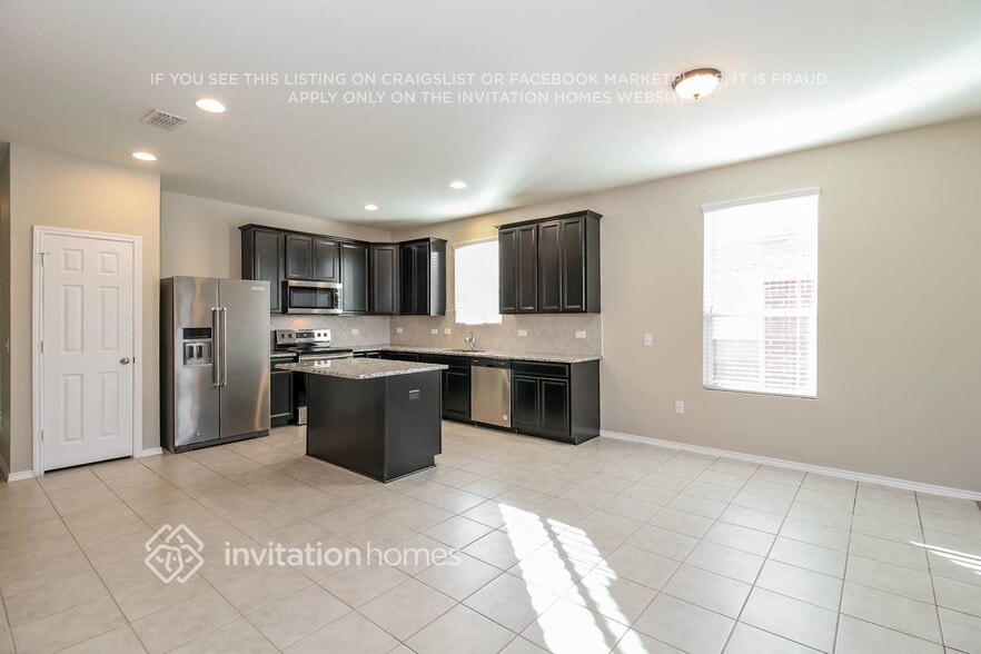Building Photo - 1805 Trace Dr