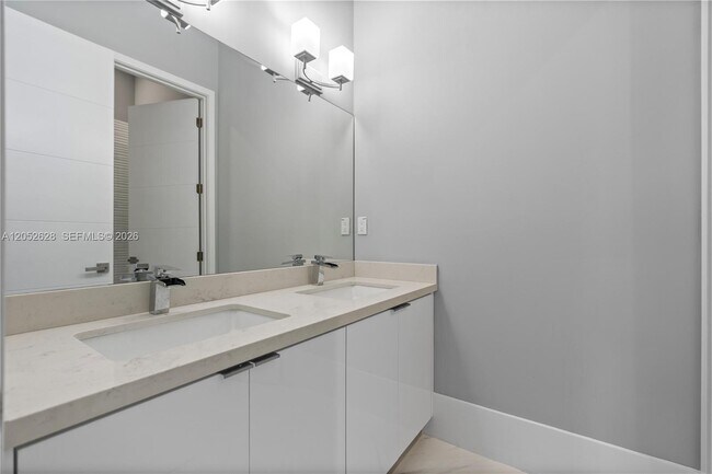 Building Photo - 9340 SW 177th St