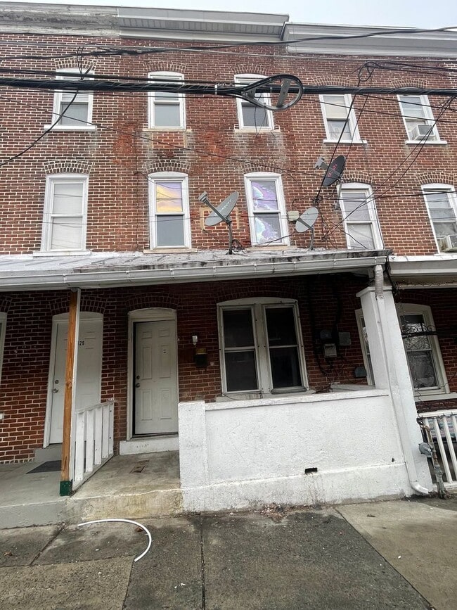 Building Photo - 1127 Union St