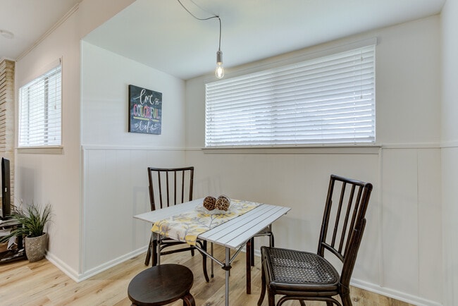 Building Photo - 502 Downshire Dr