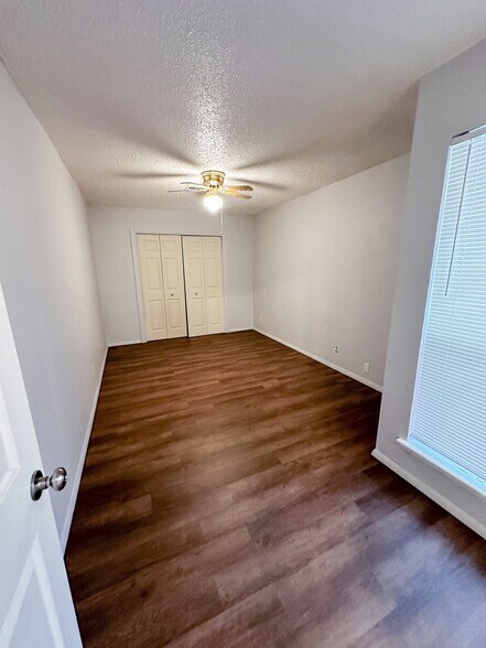 Building Photo - 7002 SW Green Terrace Blvd