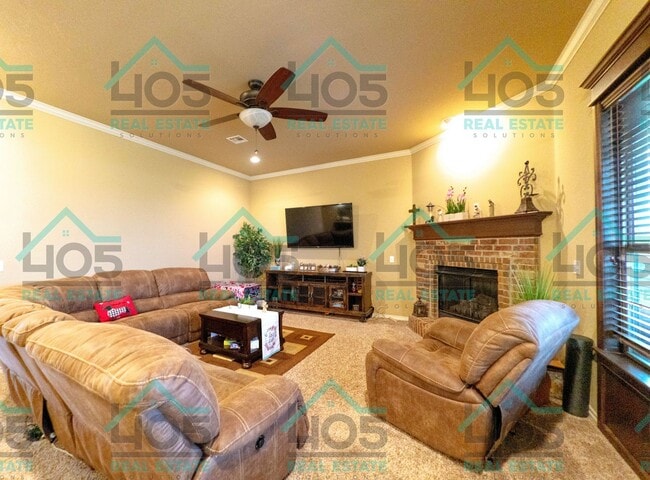 Building Photo - 3 Bedroom/3 Bathroom with bonus space in OKC