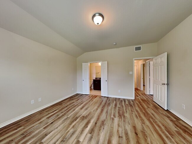 Building Photo - 1329 Villa Paloma Blvd