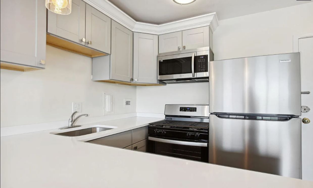 Building Photo - 922 24th St NW