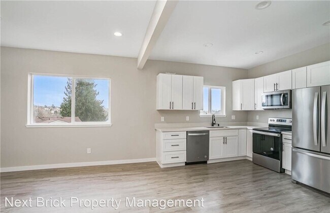 Building Photo - 3 br, 2 bath House - 1334 16th Ave S Unit B