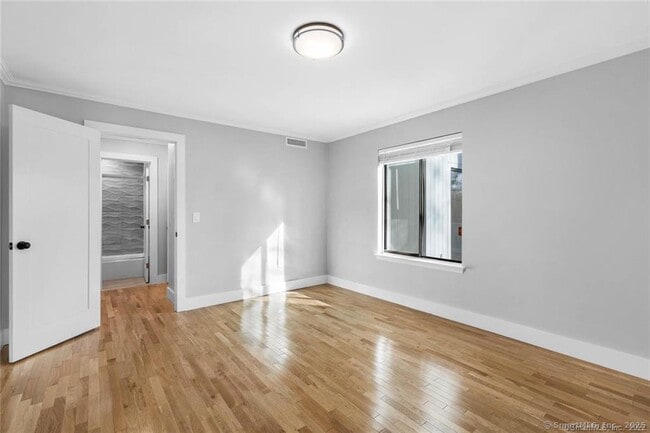 Building Photo - 5 Apricot Ln