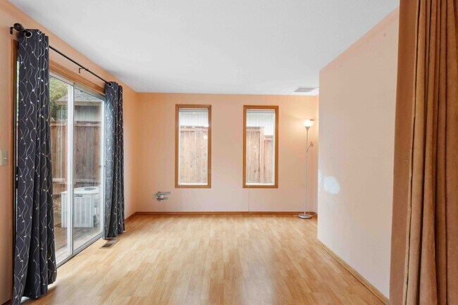Building Photo - 12323 SW Millview Ct