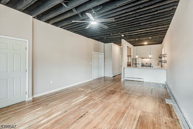 Building Photo - 239 Water St