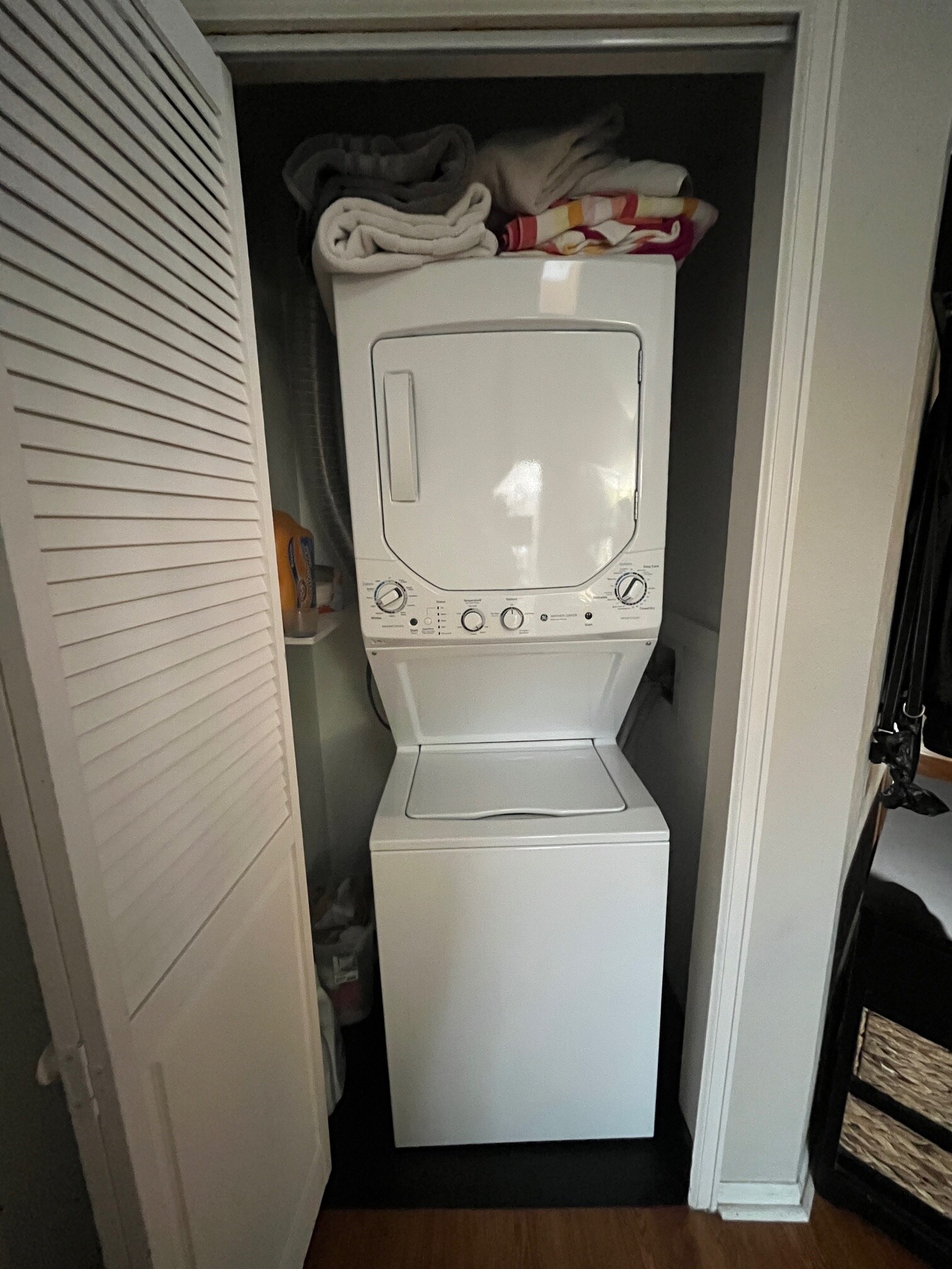 Building Photo - 13742 E Lehigh Ave