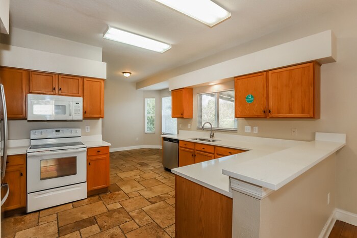 Building Photo - 3519 Pine Top Dr